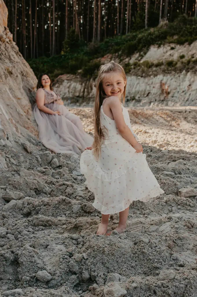 Schwangerschaftsfotografie mit Geschwisterkind, liebevoll und ruhig