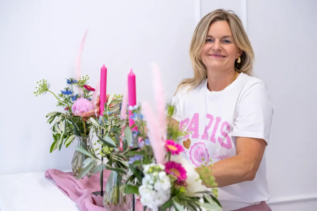 Modernes Businessportrait einer Frau in Greding, professionelle Businessfotos