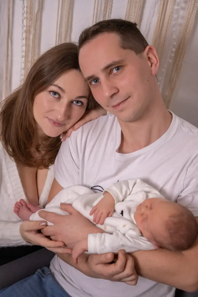 Natürliche Familienfotos mit weichem Licht und ruhiger Atmosphäre