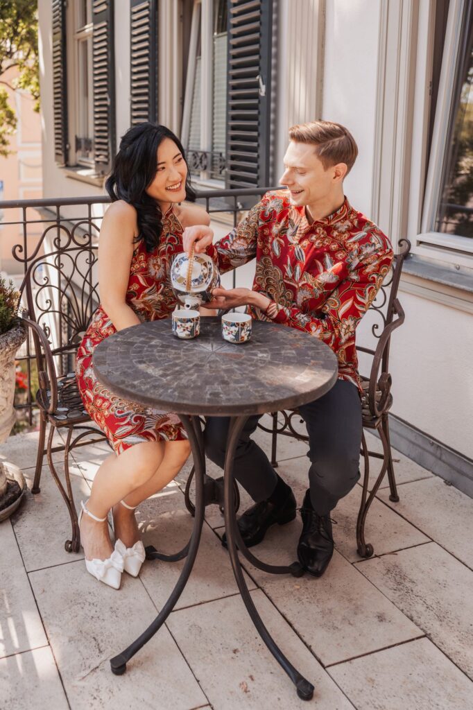 Hochzeitsfotografie Coburg mit traditioneller Teezeremonie