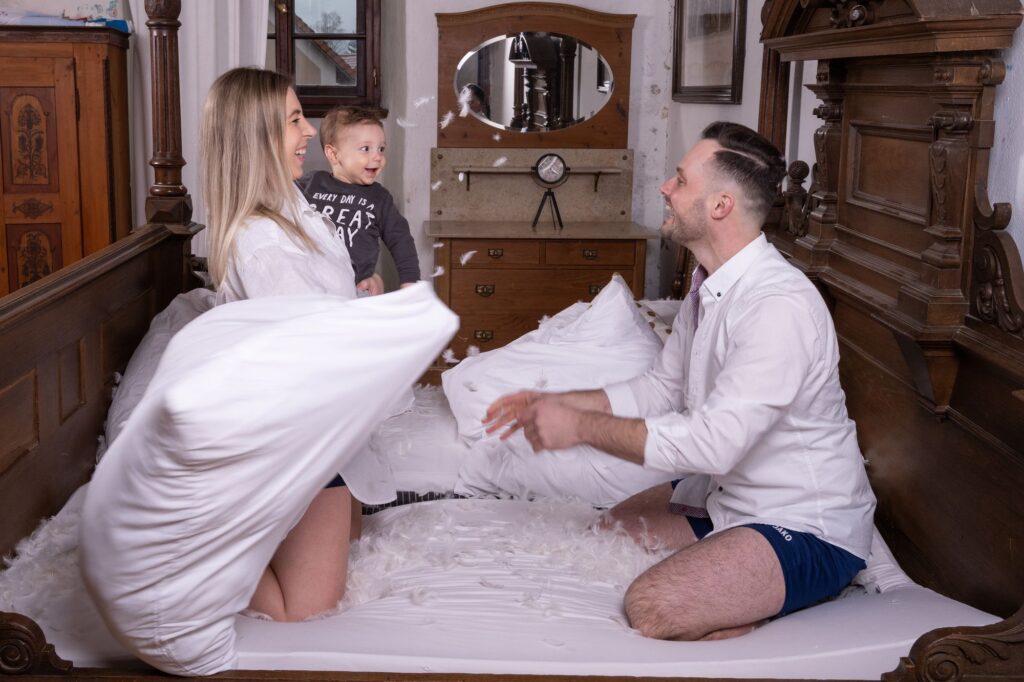 Familienshooting im Turmzimmer von Schloss Eysölden