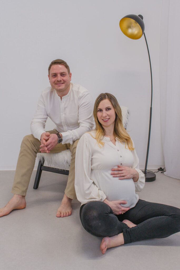 Babybauchfotograf Greding Indoor-Shooting