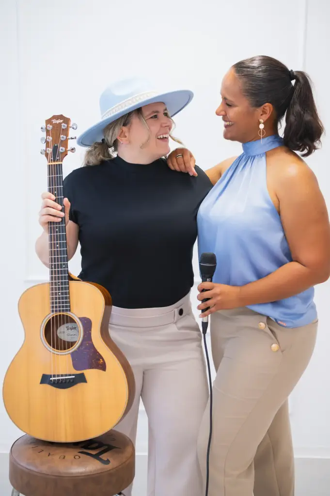 Duo Portrait von Jenny & Cori Music