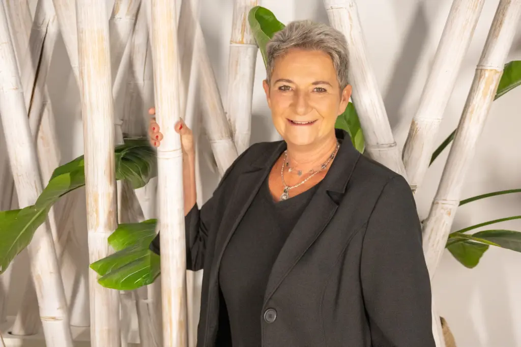 Businessportrait einer Mitarbeiterin von Plaza Estètica in Roth